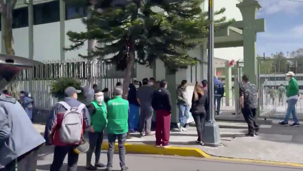 Trabajadores de Salud que no atienden COVID-19 reciben sobrantes de vacuna en CDMX