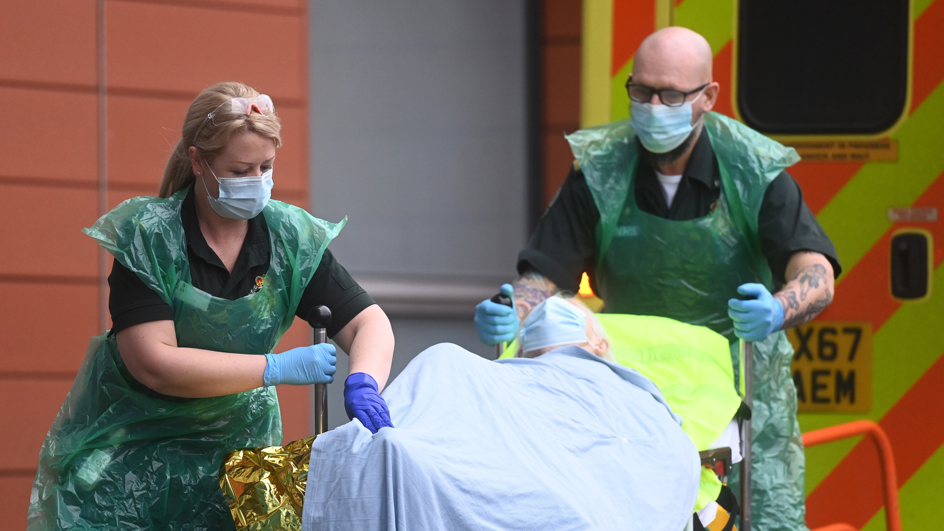 Variante Delta causa 35 % de hospitalizados en Reino Unido aun con vacunación completa