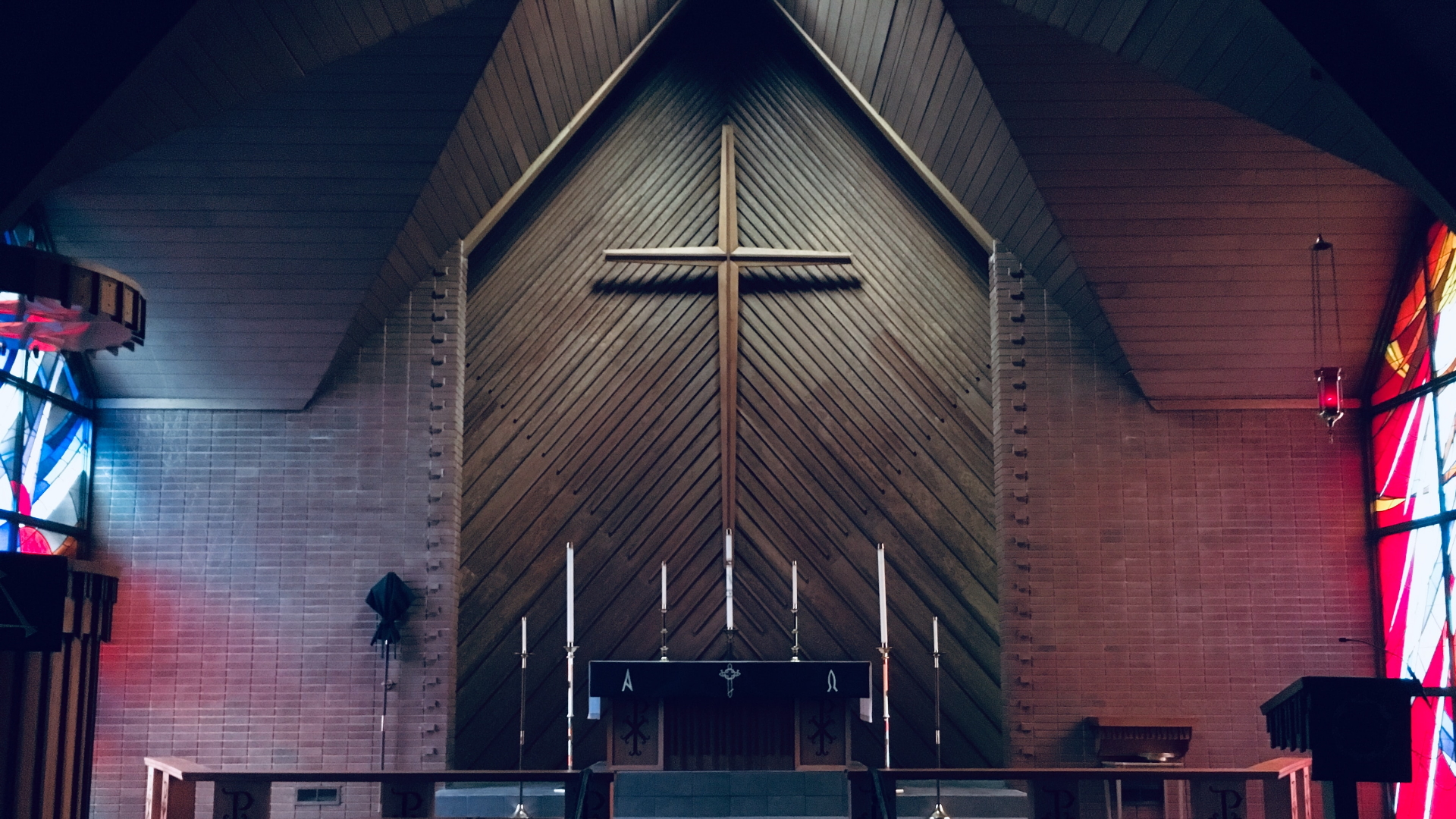 Mujeres pueden dar la comunión y leer en las misas, pero aún no el sacerdocio Mujeres pueden dar la comunión y leer en las misas, pero aún no el sacerdocio