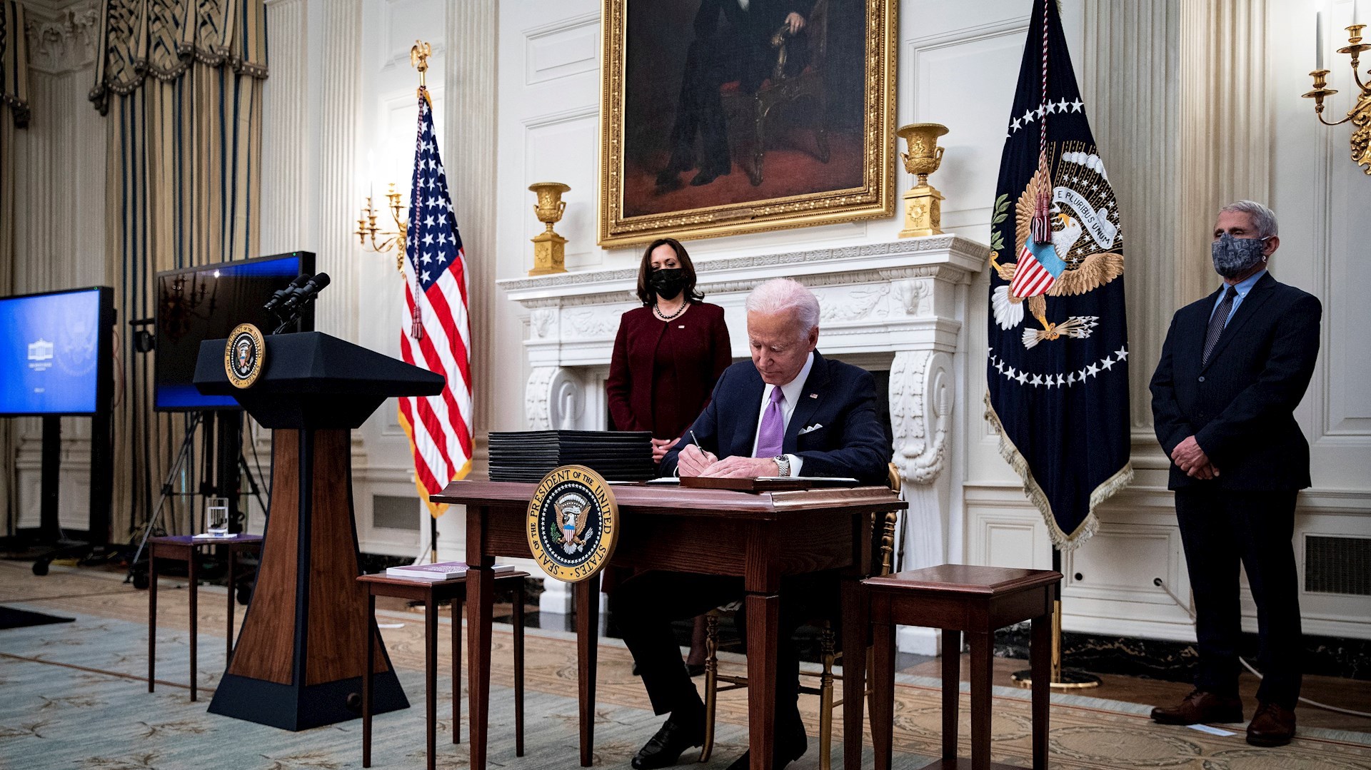 Biden anuncia plan ante COVID-19; EE.UU. exigirá cuarentena a viajeros extranjeros