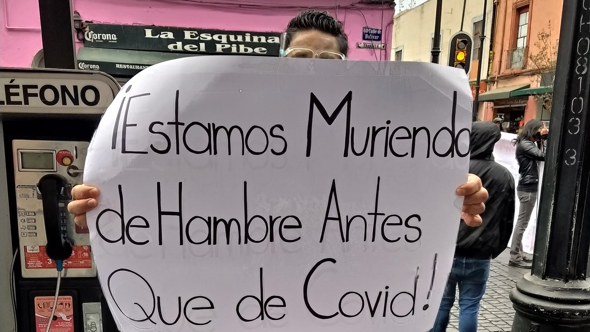 #Video Restauranteros en CDMX exigen con 'cacerolazo' reabrir en pandemia - manifestacion-de-empleado-del-sector-restaurantero-en-cdmx