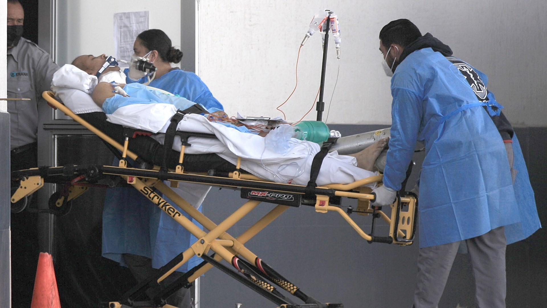 México registró en las últimas 24 horas mil 71 muertes por COVID-19