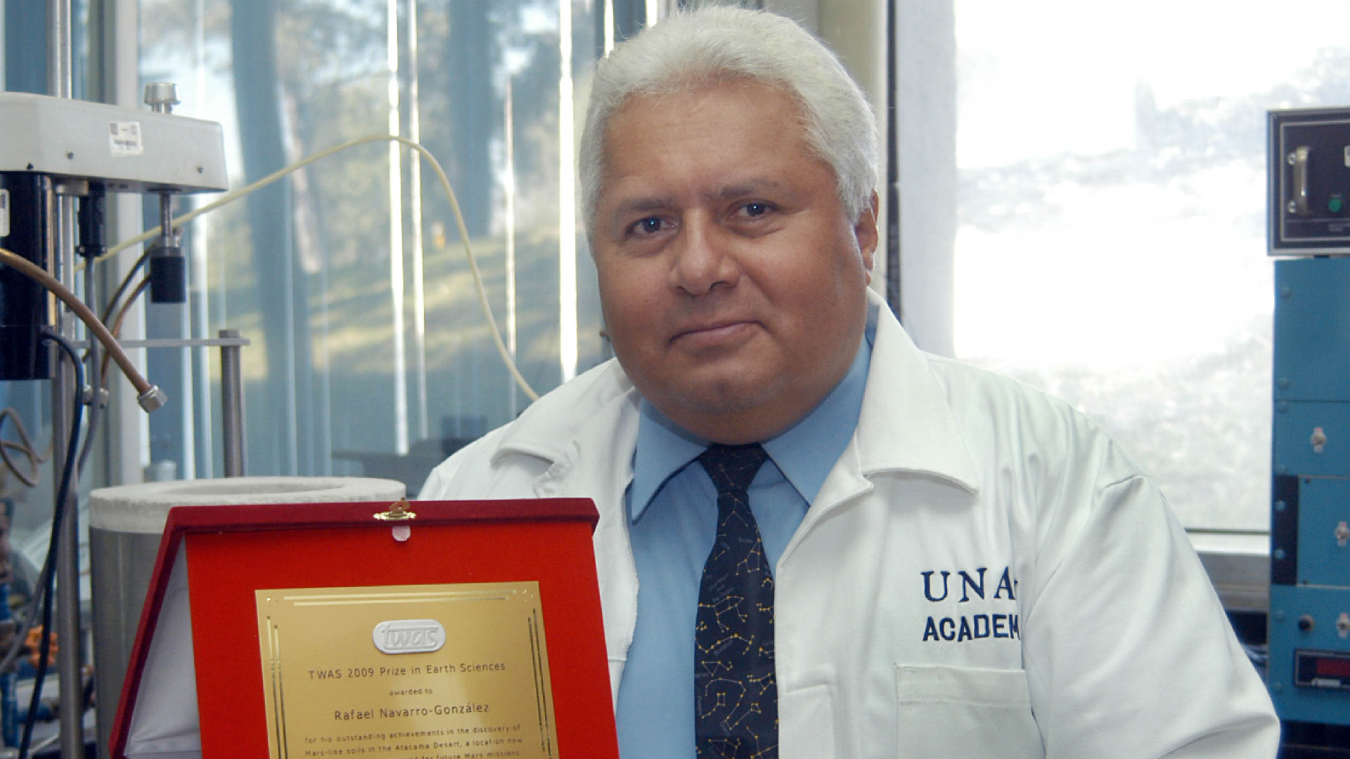 Murió Rafael Navarro González, astrobiólogo que participó en misión de la NASA para buscar vida en Marte