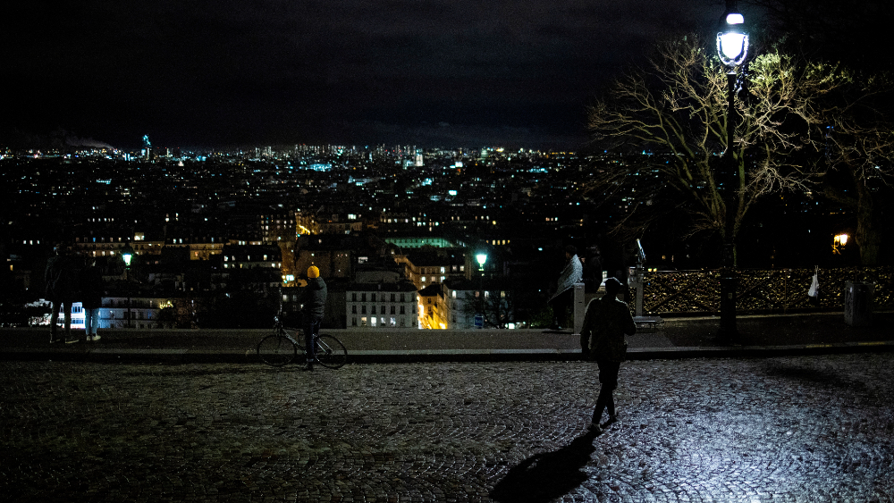 Francia notifica 24 mil 392 casos por COVID-19, más que la víspera