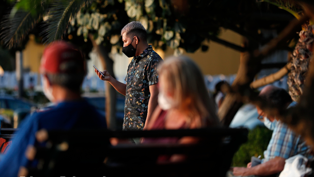 Al grito de “muera la cuarentena”, manifestantes rechazan restricción en Perú