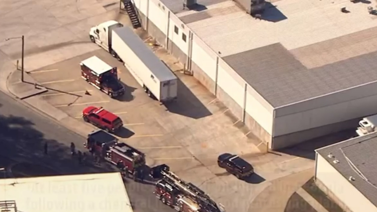 Cancillería confirma dos mexicanos muertos por fuga química en procesadora de alimentos de Atlanta