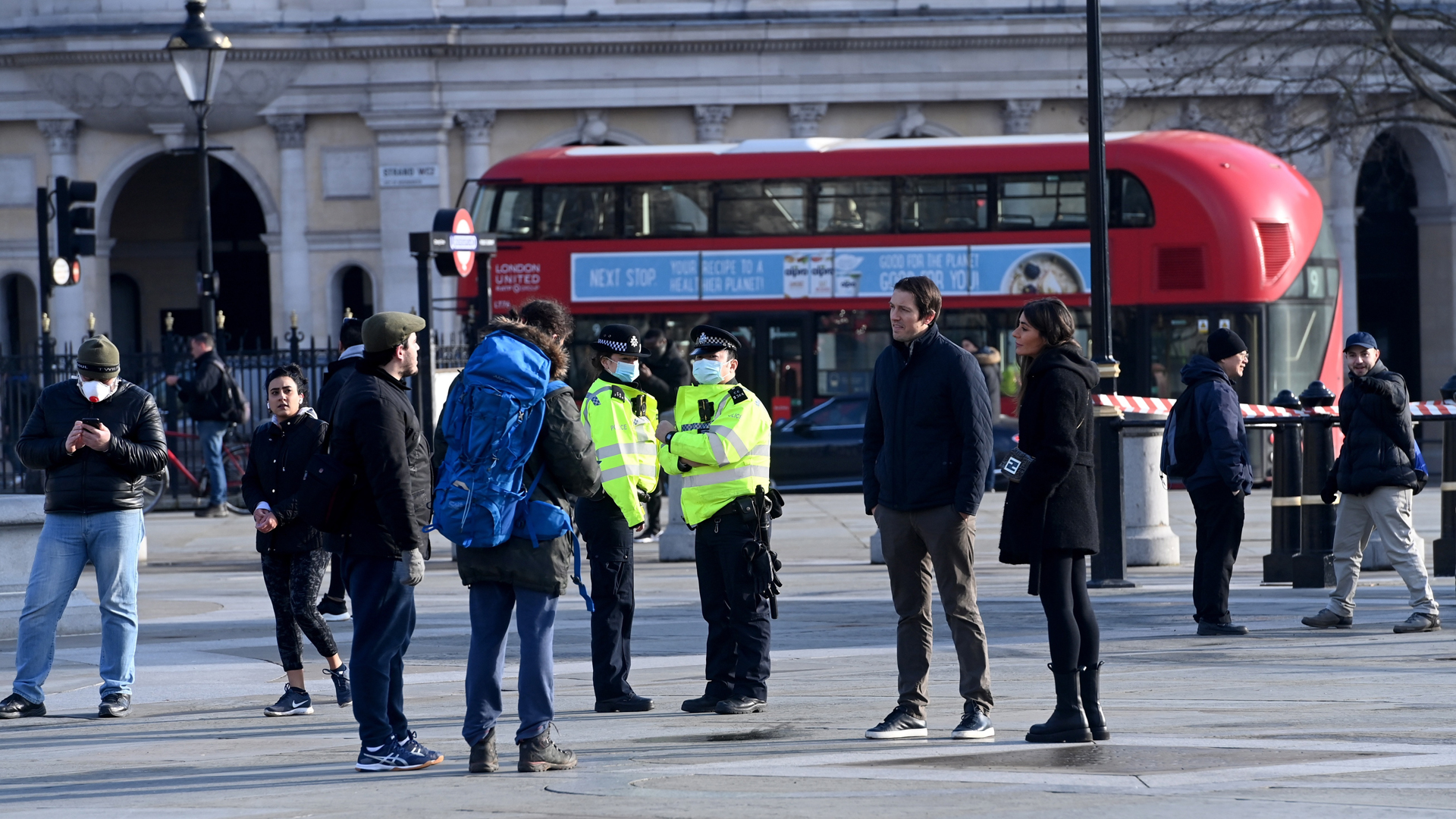 Johnson aspira a relajar confinamiento en Reino Unido de manera “cauta pero irreversible”