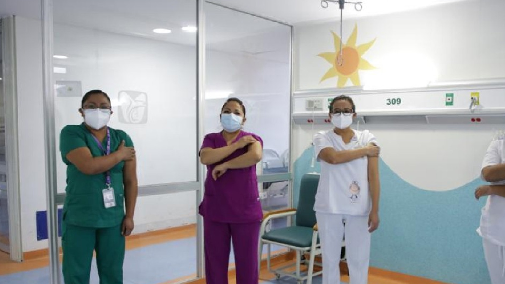 “Todos estamos en riesgo”: pide Academia de Medicina que todos los médicos sean vacunados contra COVID-19