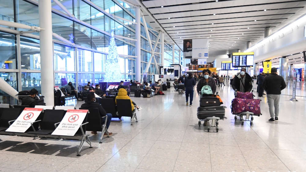 Reino Unido exigirá a los viajeros dos pruebas de COVID-19 durante la cuarentena