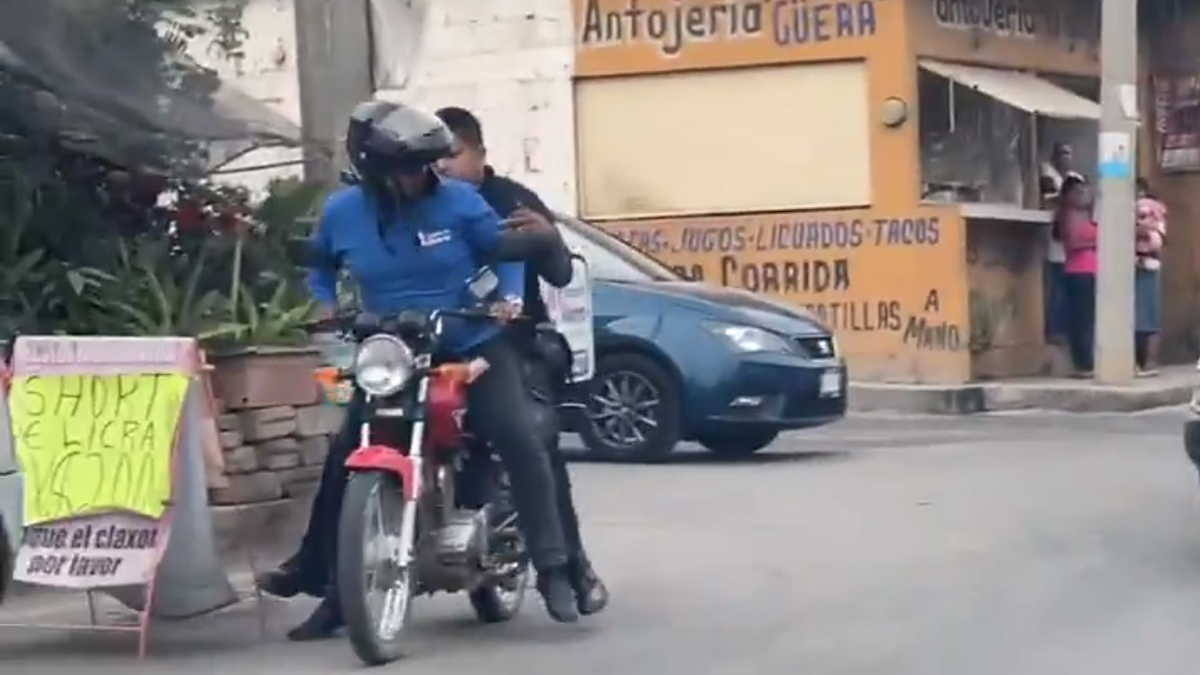 #Video Repartidor da aventón a policía para perseguir a delincuentes