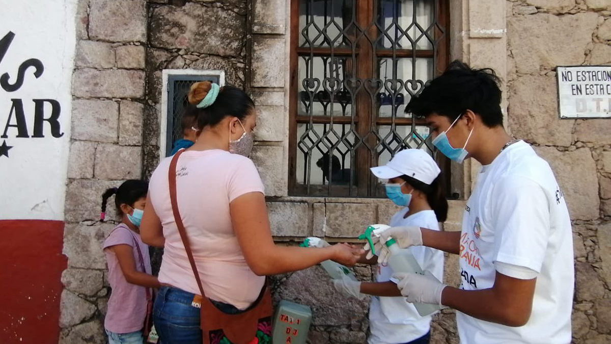 Acuerda el gobernador Astudillo con alcaldes intensificar acciones frente al COVID-19 en Guerrero