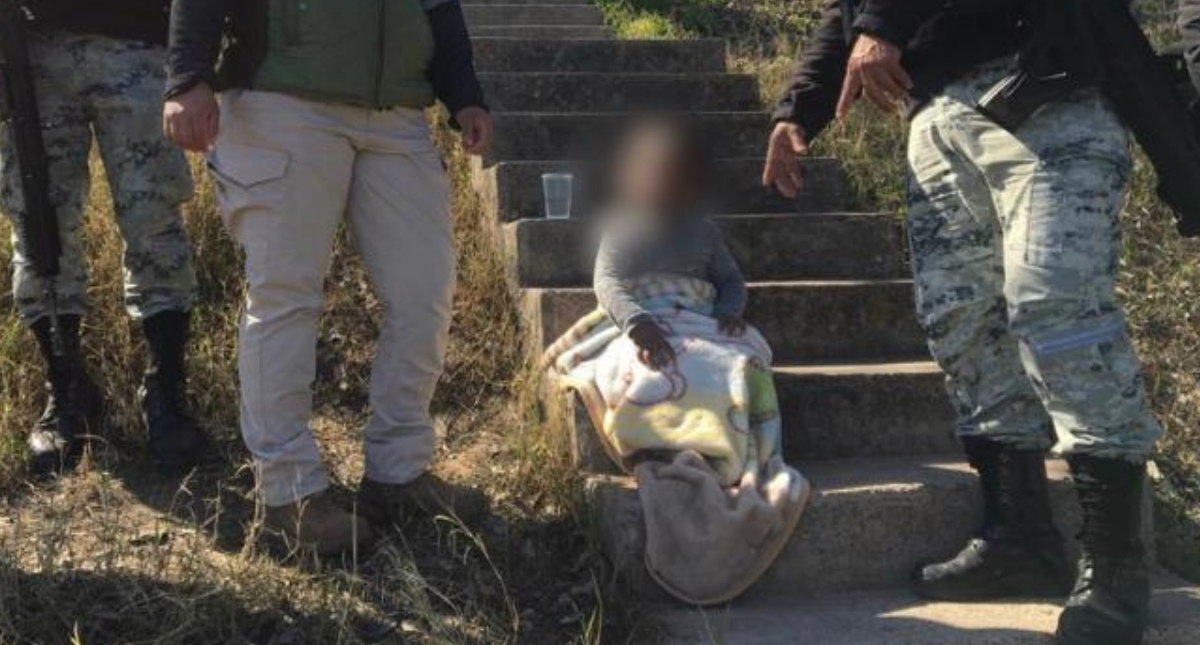Migrantes abandonan a menor de edad en corriente del río Bravo