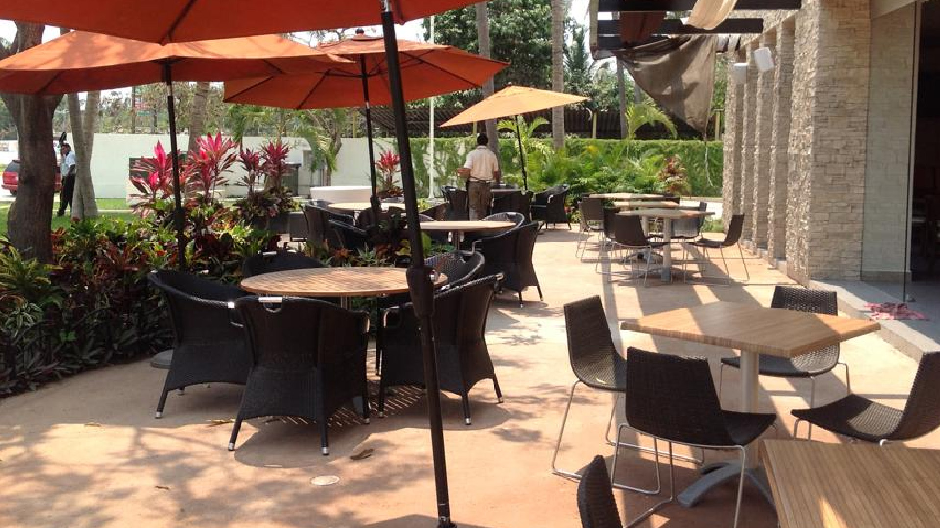 Restaurantes y gimnasios en Ciudad de México reabrirán al aire libre el lunes