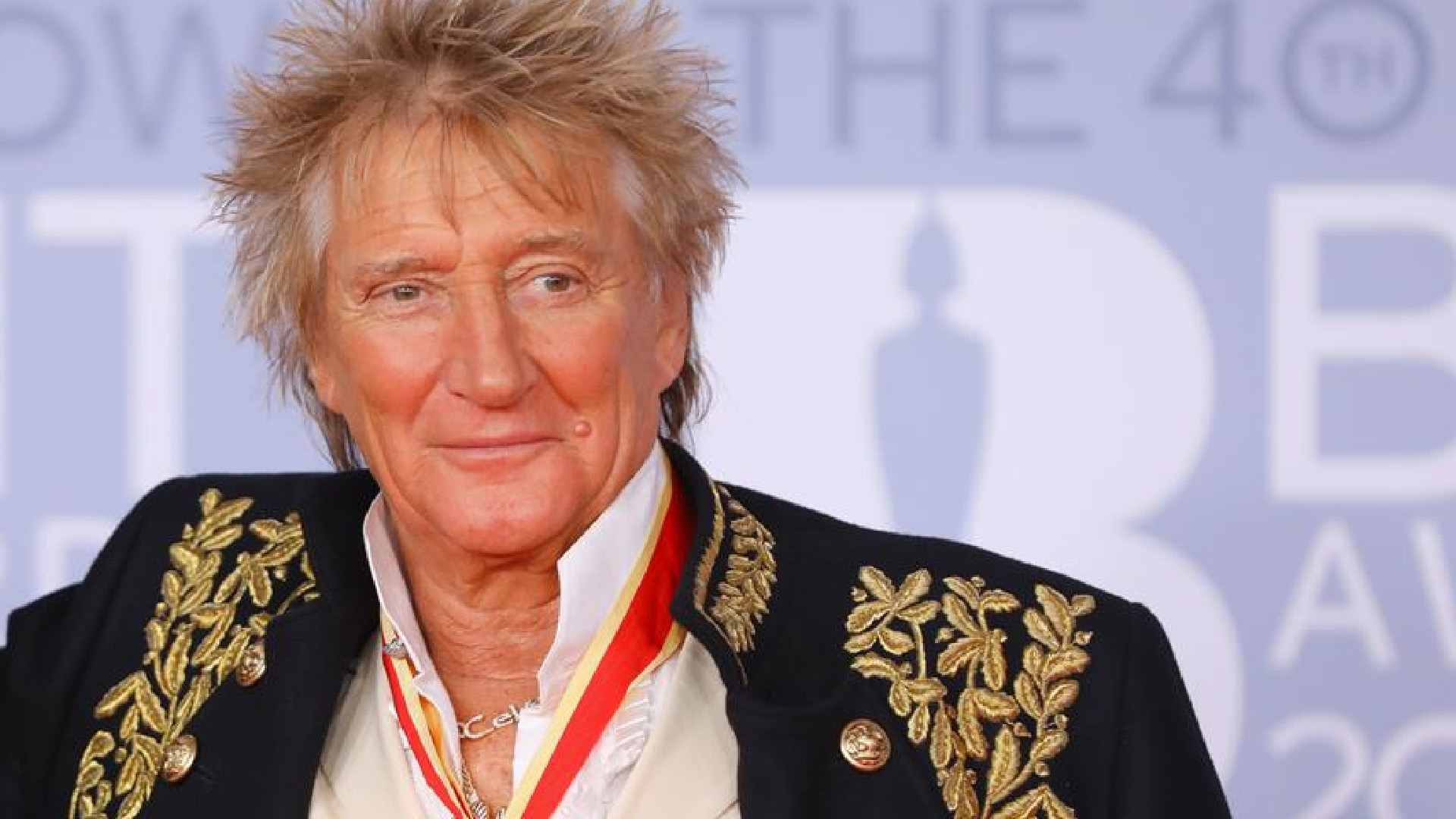Rod Stewart acuerda no ir a juicio tras golpear a guardia en hotel de Florida