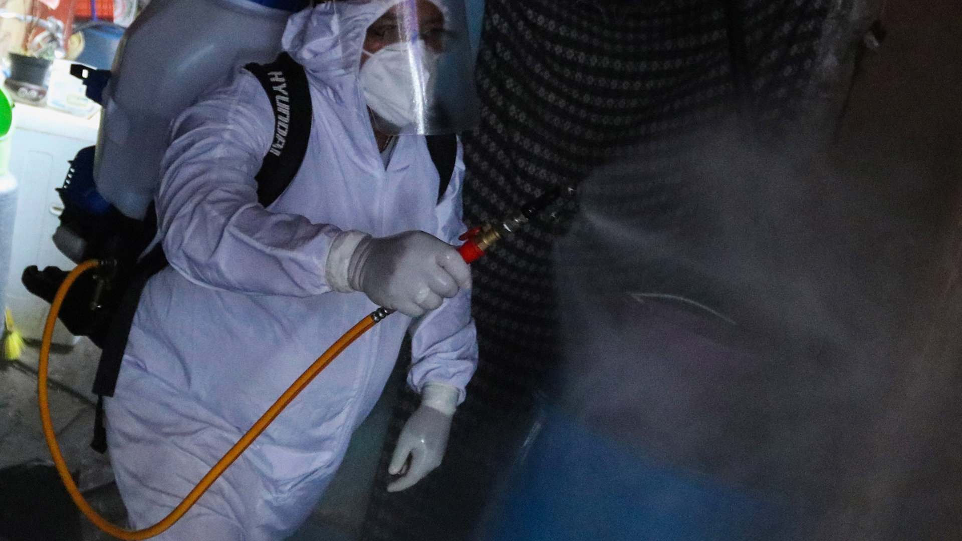 Brigadista sanitario desinfecta barrios en México tras sobrevivir al COVID-19 - sanitizacion-contra-covid-19-en-cdmx