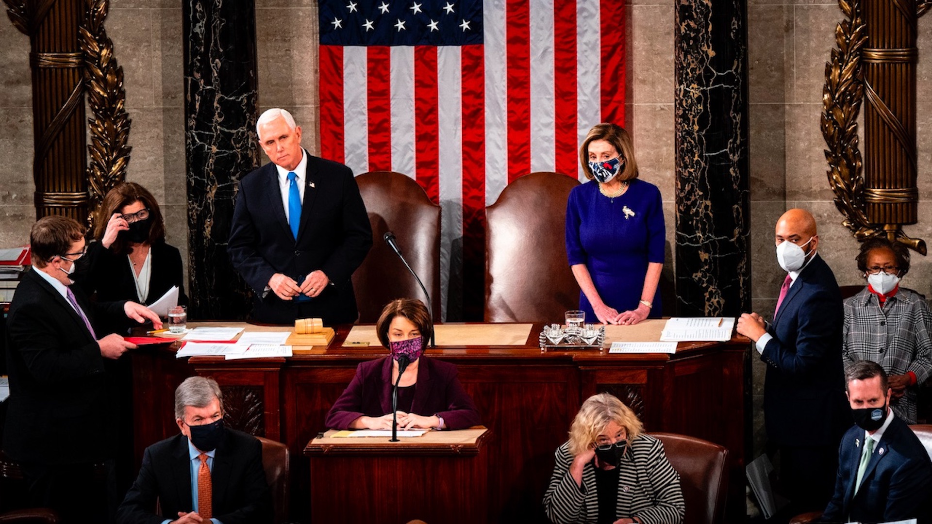 Legisladores estadounidenses piden aplicar la Enmienda 25 de la Constitución para destituir a Trump