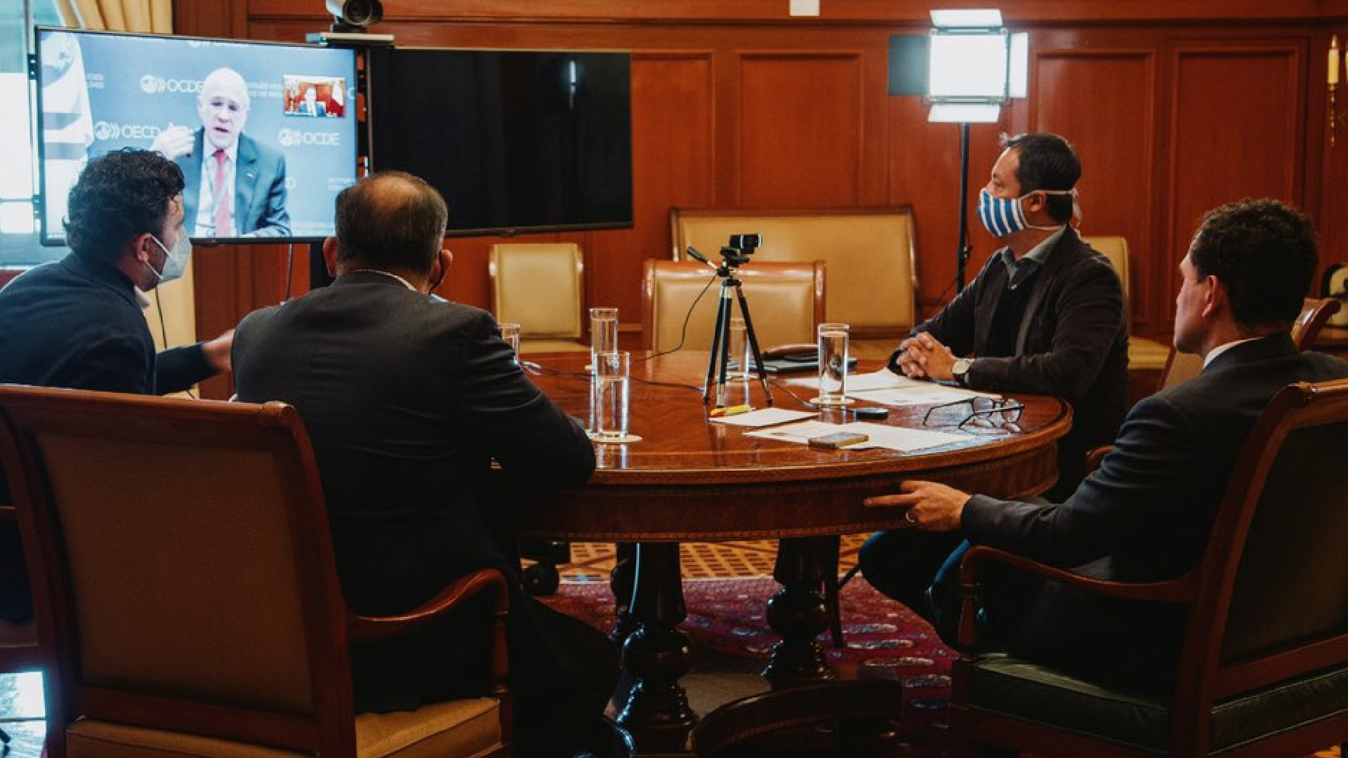 SHCP y OCDE abordan recuperación económica de México tras vacunación