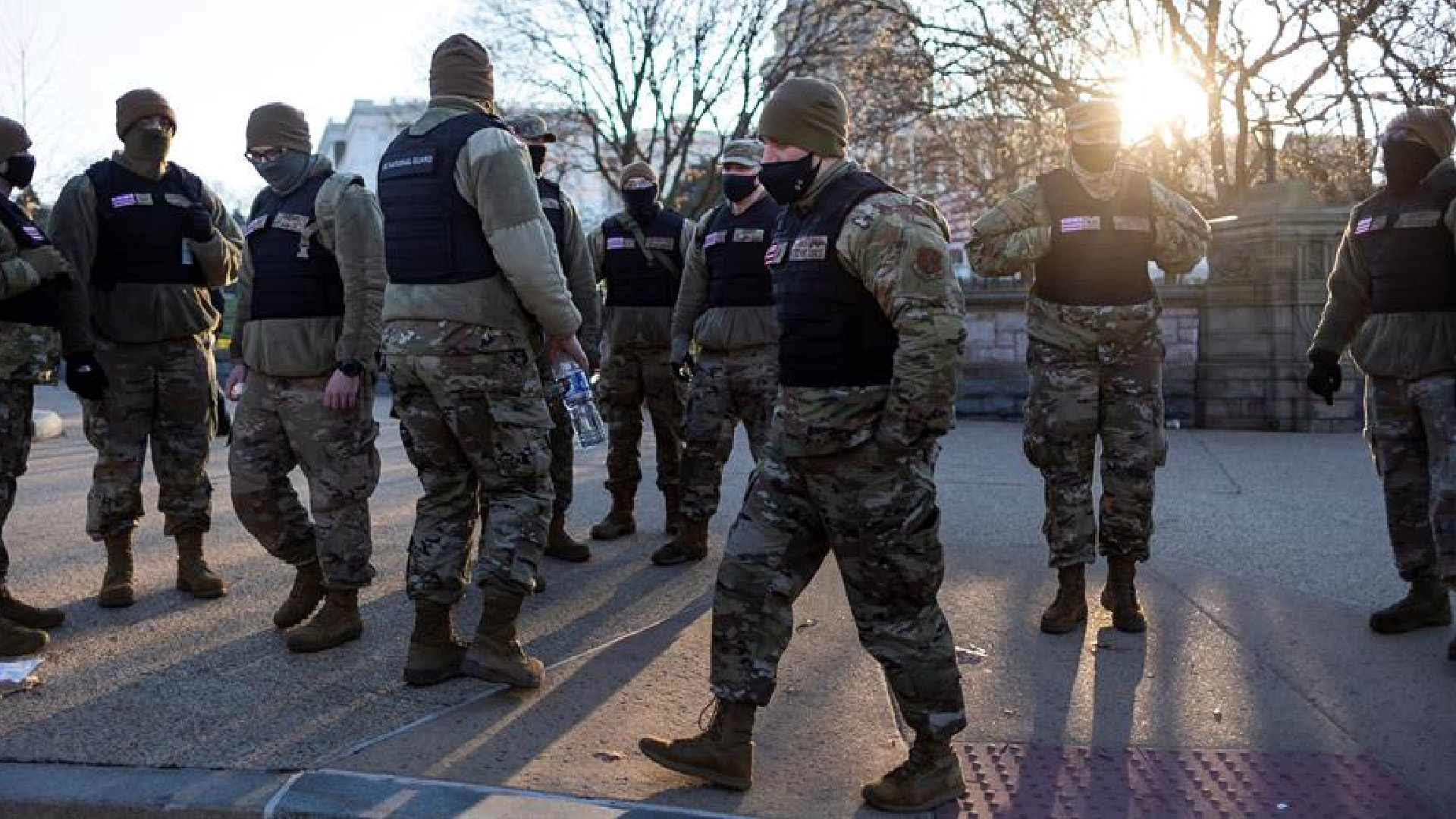 Suman 69 detenidos por disturbios en Capitolio de Estados Unidos