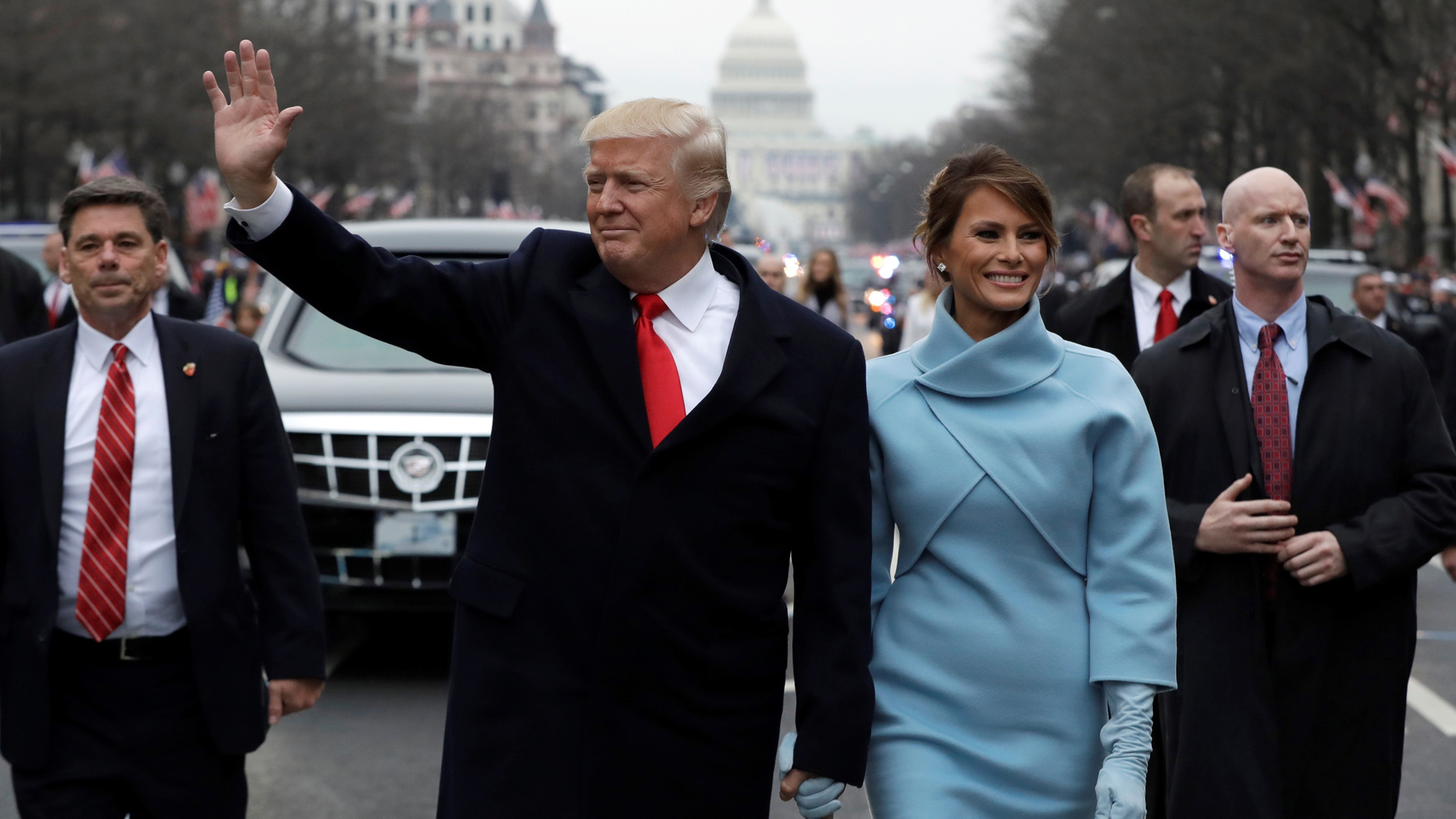 Los cuatro convulsos años del Gobierno de Trump en 20 momentos clave - trump-junto-a-melania-durante-su-investidura-como-presidente-de-eeuu