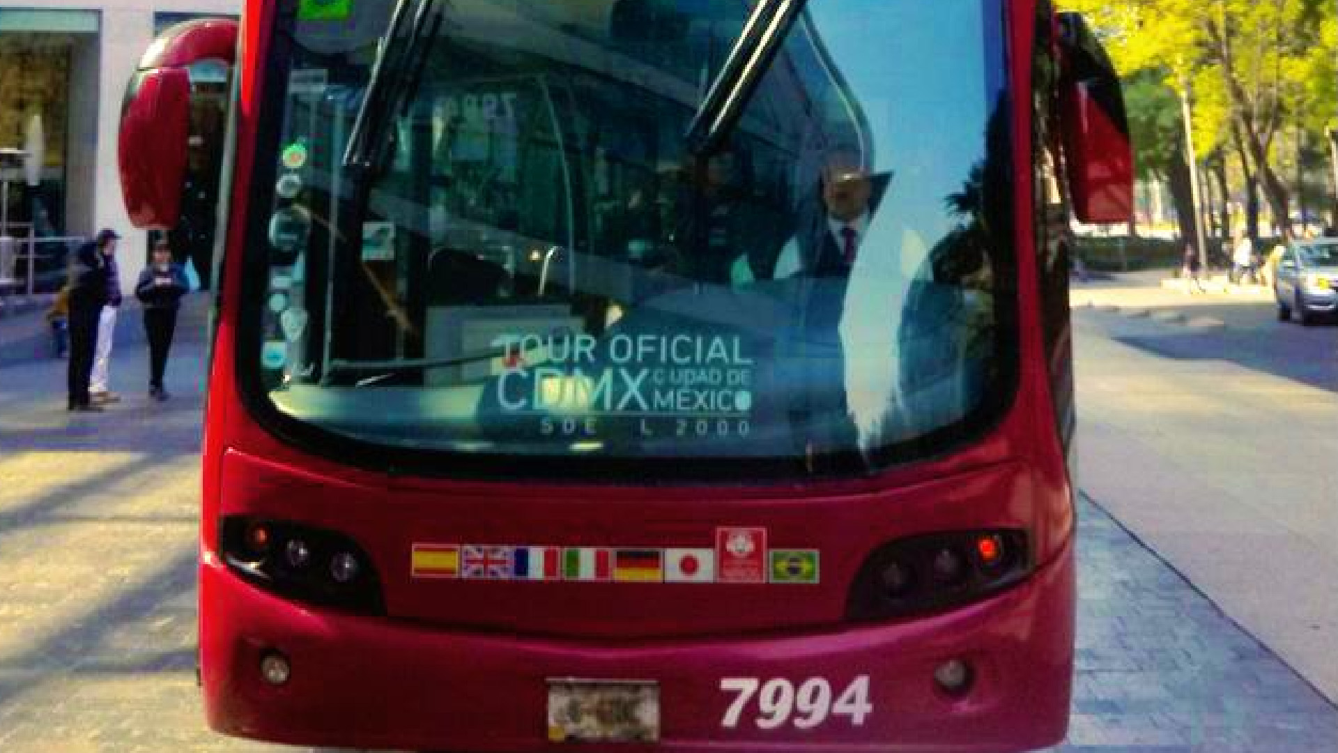 Turibús se une para trasladar pasajeros del Metro en la Ciudad de México