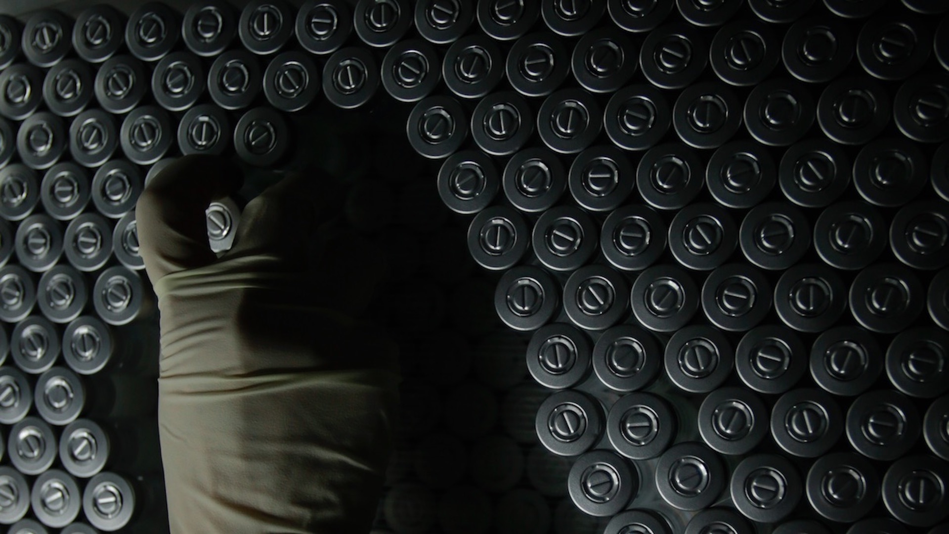 UNAM pone a disposición de autoridades red de ultracongelación para vacuna contra COVID-19