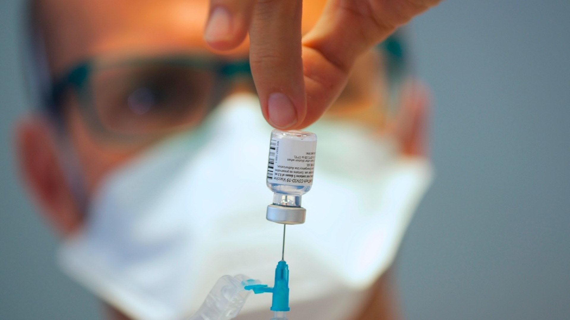 Pfizer firma acuerdo con la OMS para distribuir vacunas en países pobres