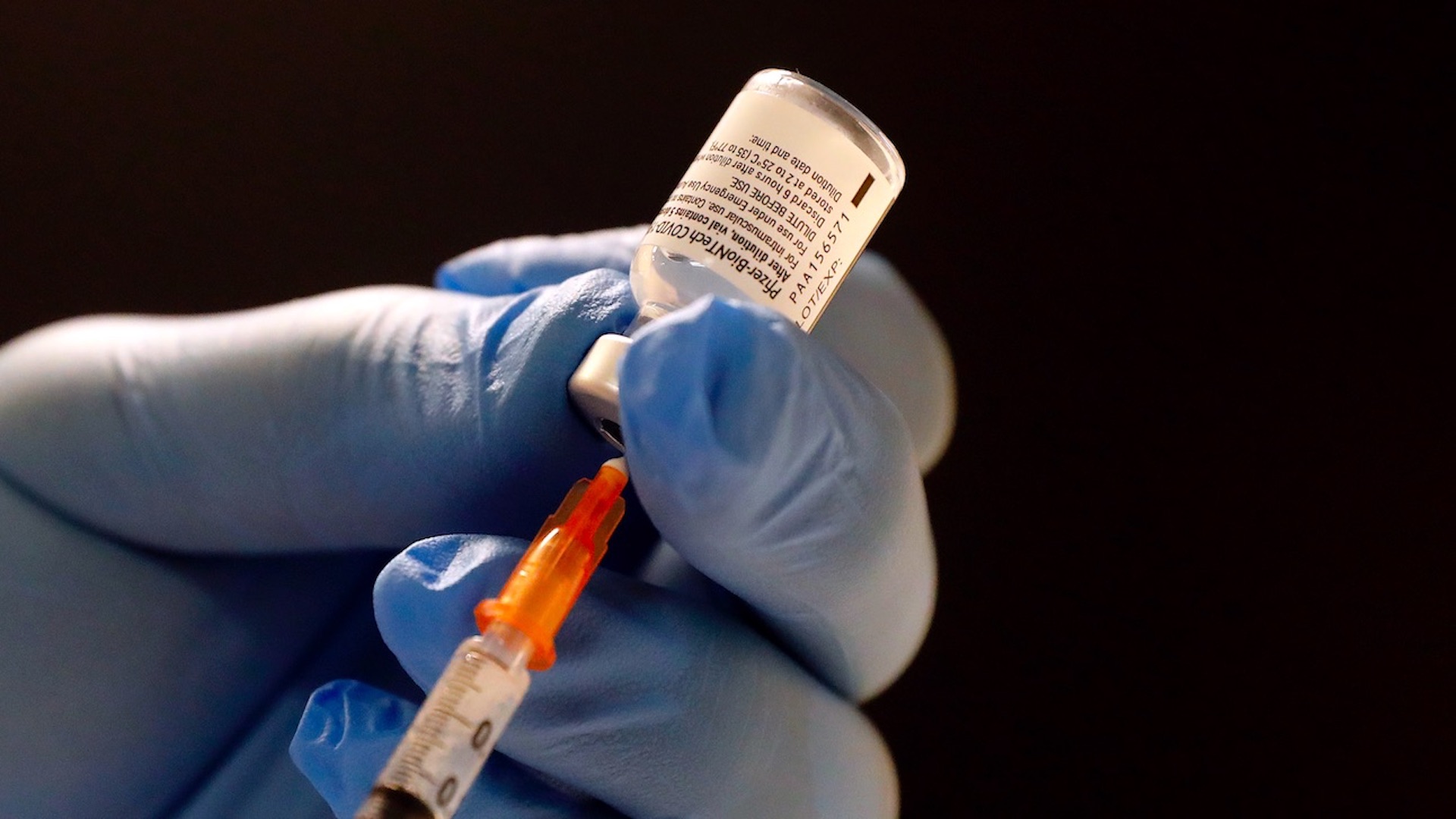 Francia ya vacunó a un millón de personas contra el COVID-19