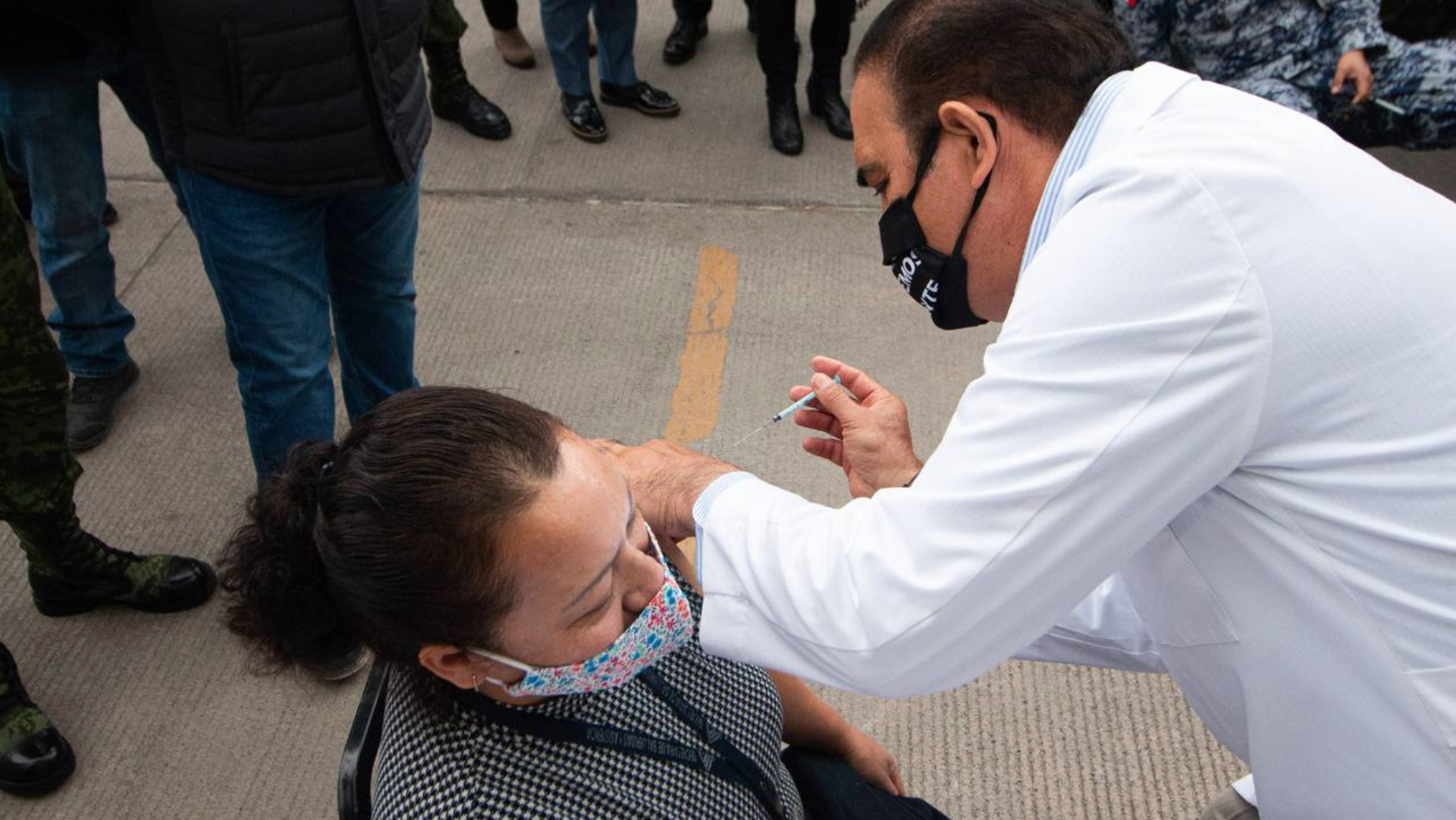 Personal médico que se “salte la fila” para vacunación contra COVID-19 será sancionado, confirma López-Gatell