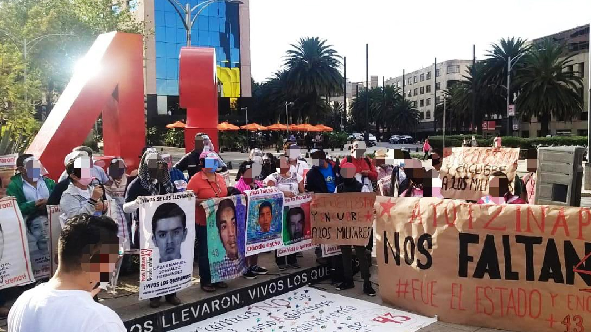 Vetan a exvocero de padres de los 43 normalistas de Ayotzinapa por buscar diputación con Morena