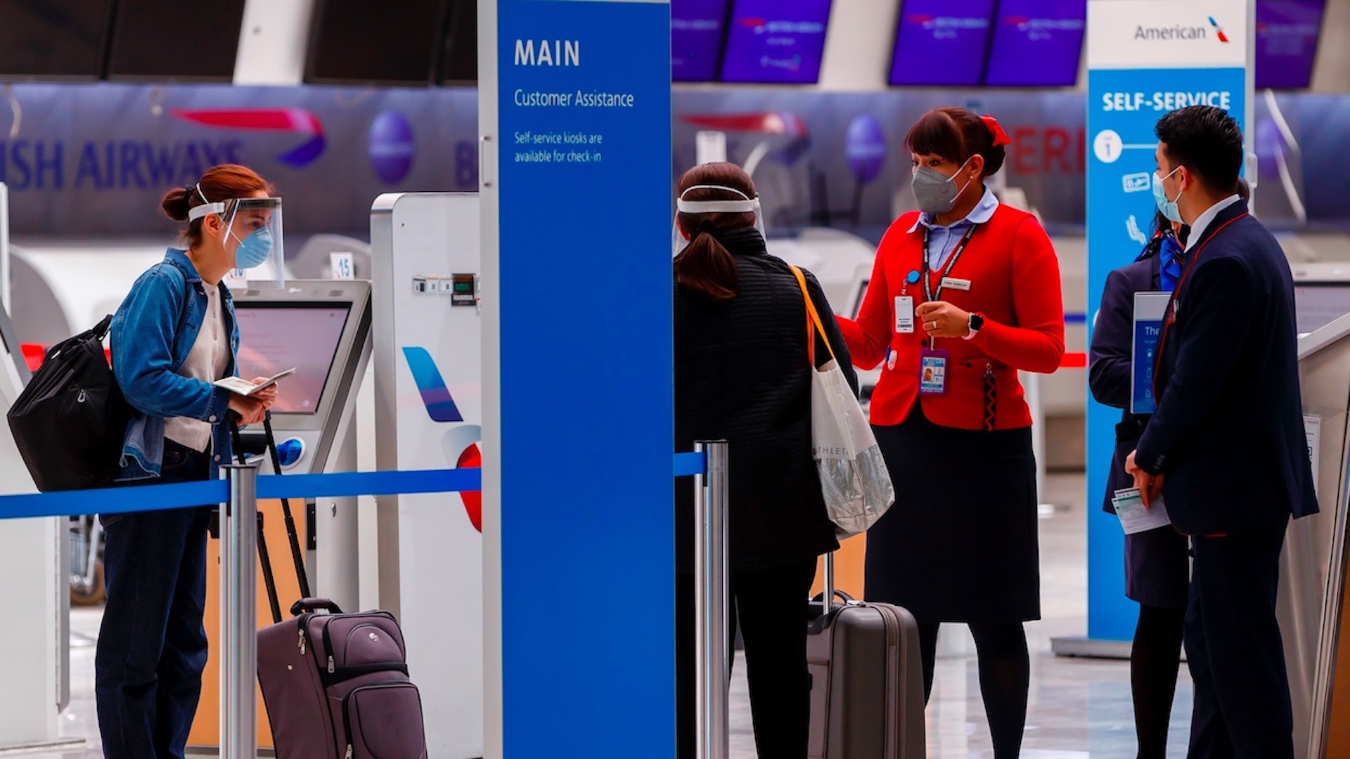 Viajeros mexicanos se enfrentan a las nuevas medidas sanitarias en vuelos internacionales Viajeros mexicanos se enfrentan a las nuevas medidas sanitarias en vuelos internacionales