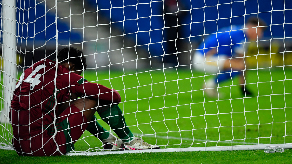 Wolverhampton no encuentra el camino sin el mexicano Raúl Jiménez