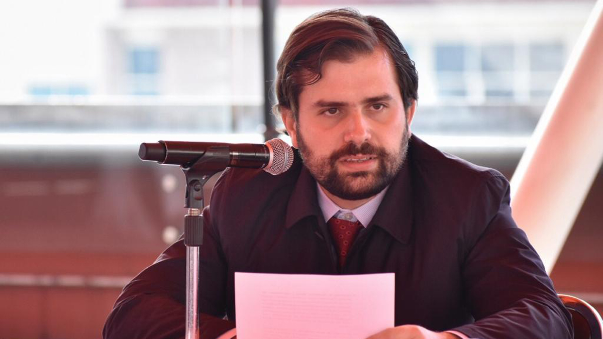 Nombran al doctor Alejandro Svarch como nuevo titular de Cofepris