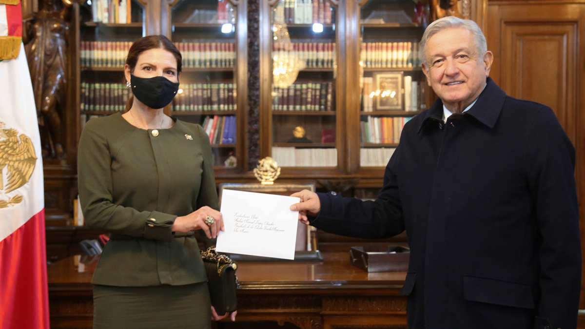 Recibe AMLO cartas credenciales de cinco embajadores