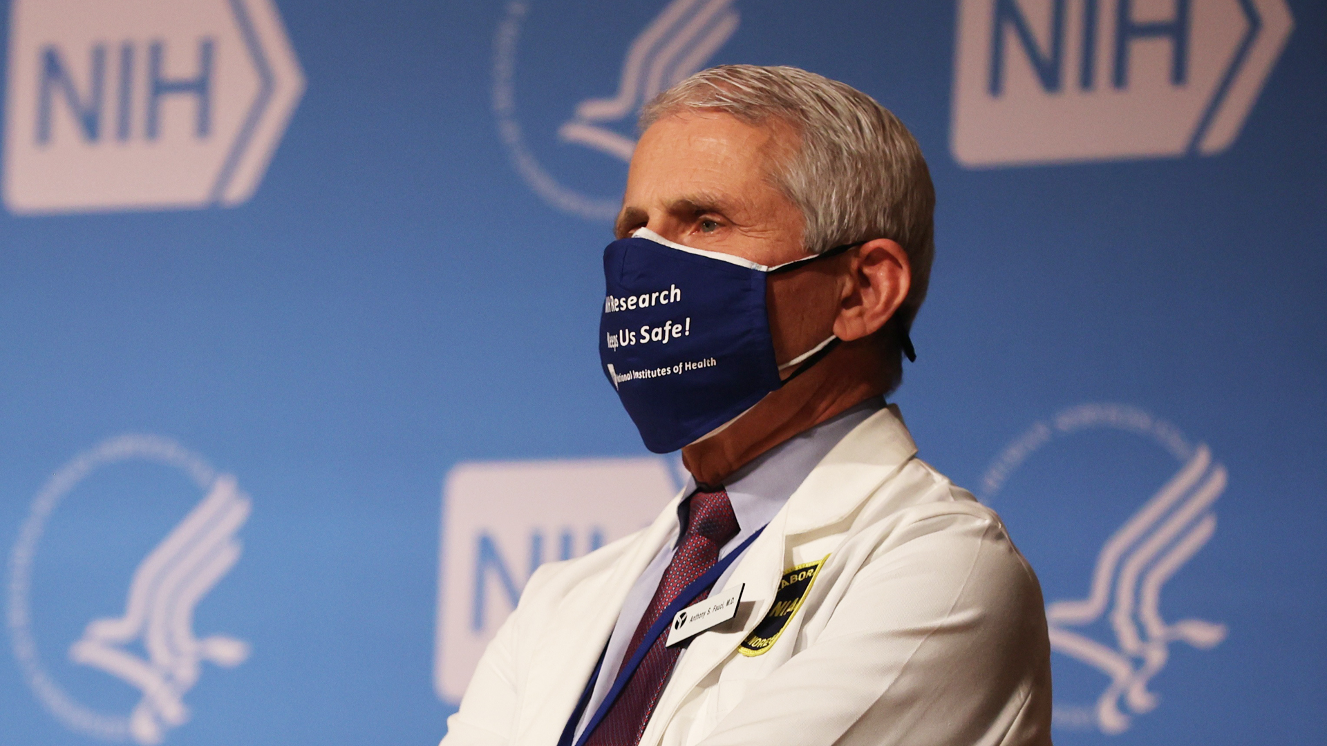 Advierte Fauci a estadounidenses que uso de cubrebocas durará “varios, varios meses”