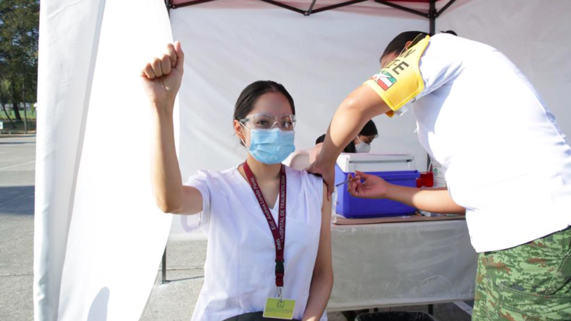 Los doce momentos clave de un año de pandemia en México - aplicacion-de-vacuna-contra-covid-19-en-mexico