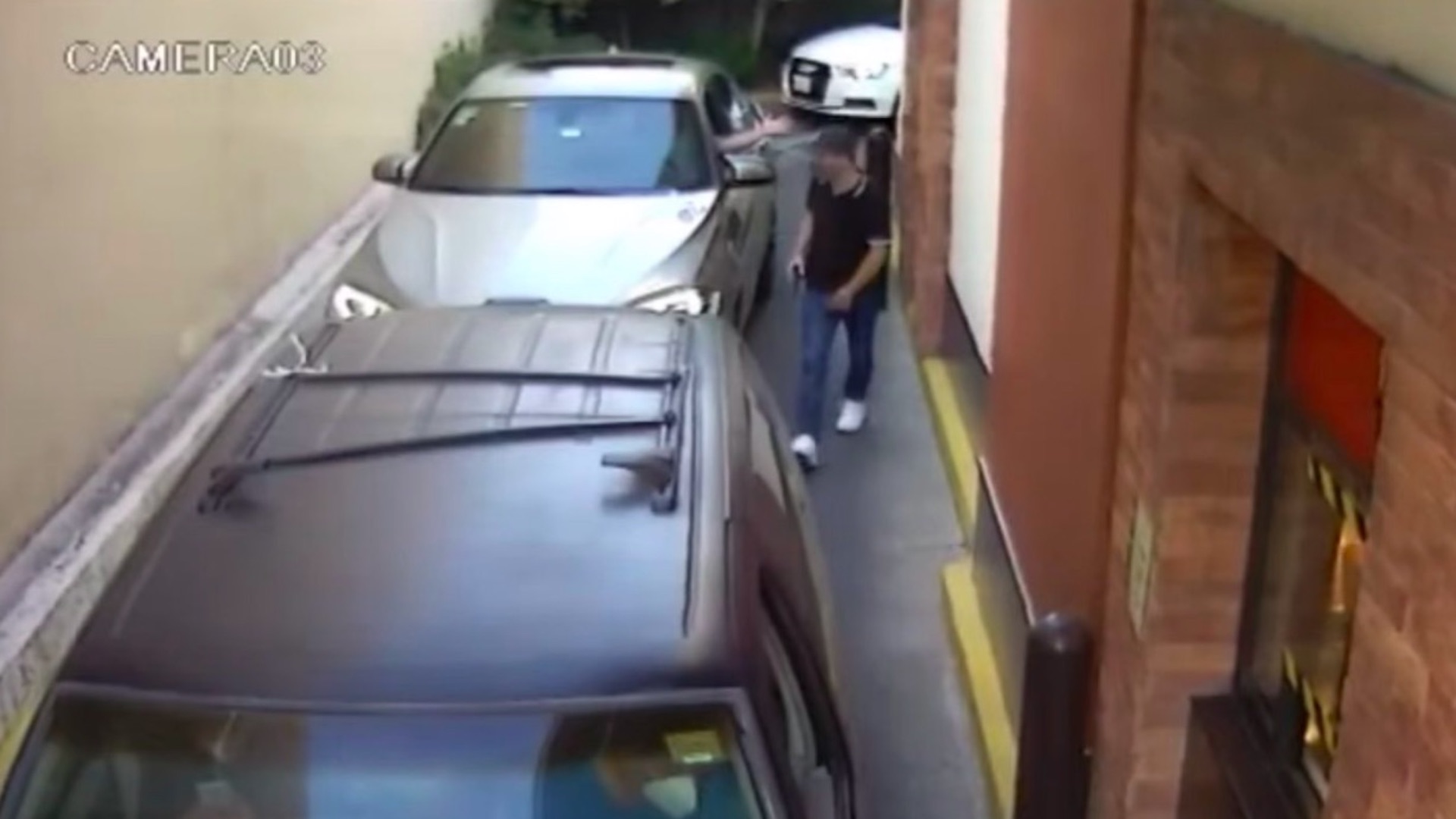 #Video Asaltan a automovilista en fila de McDonald’s en Cuajimalpa
