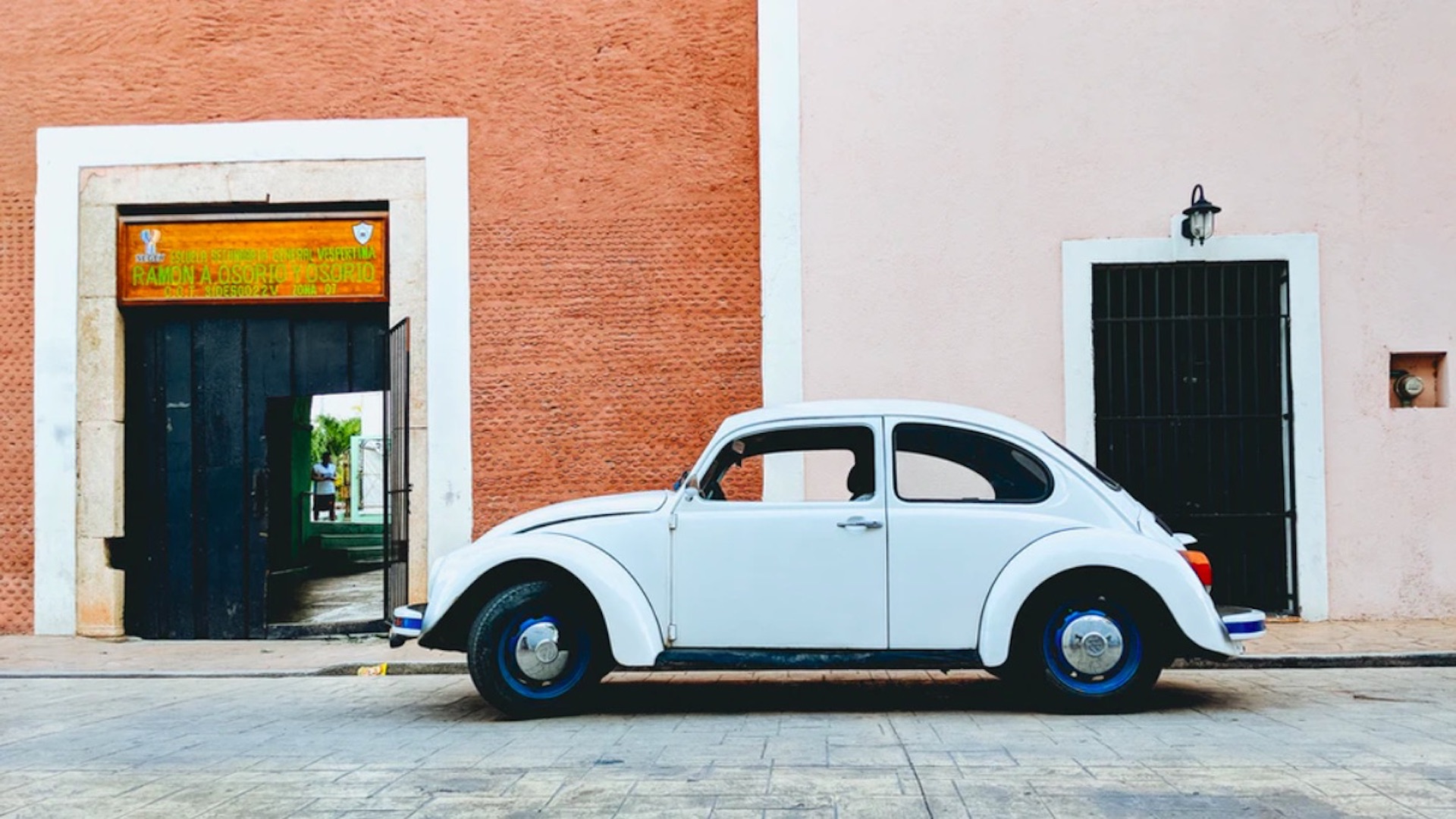 En México, durante 2020 se robaron 158 vehículos diarios en promedio