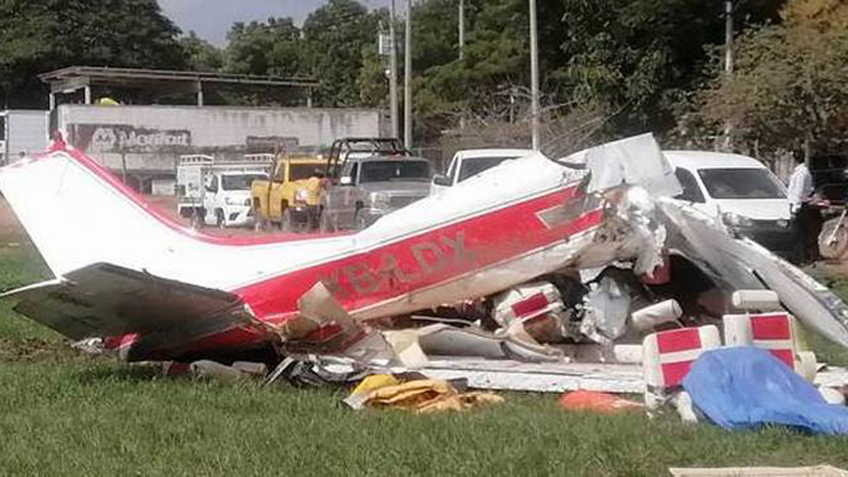 #Video Murió nieto del 'Señor de los Cielos' en accidente aéreo en Navolato, Sinaloa - avion-pequeno-que-se-desplomo-en-navolato-sinaloa