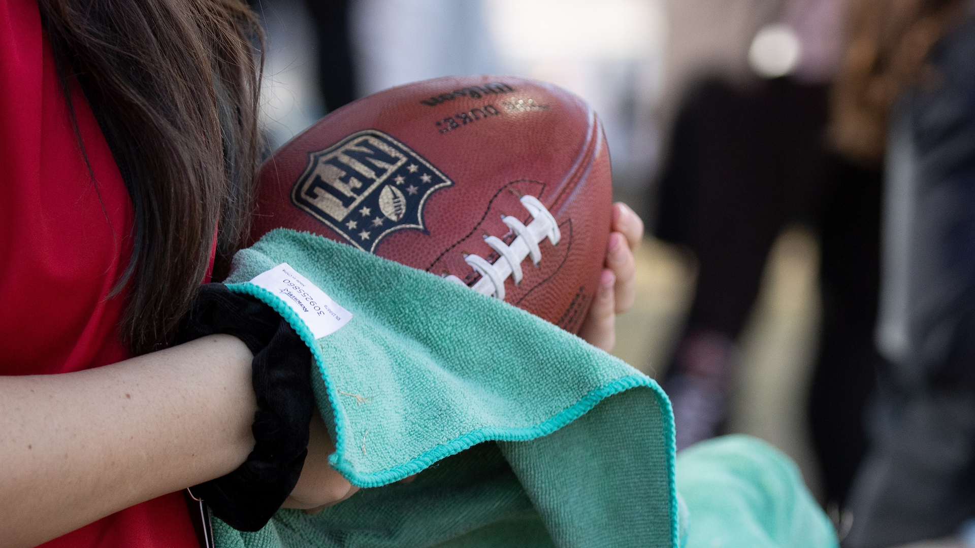 Super Bowl LV albergará duelo histórico entre Brady y Mahomes - balon-de-futbol-americano