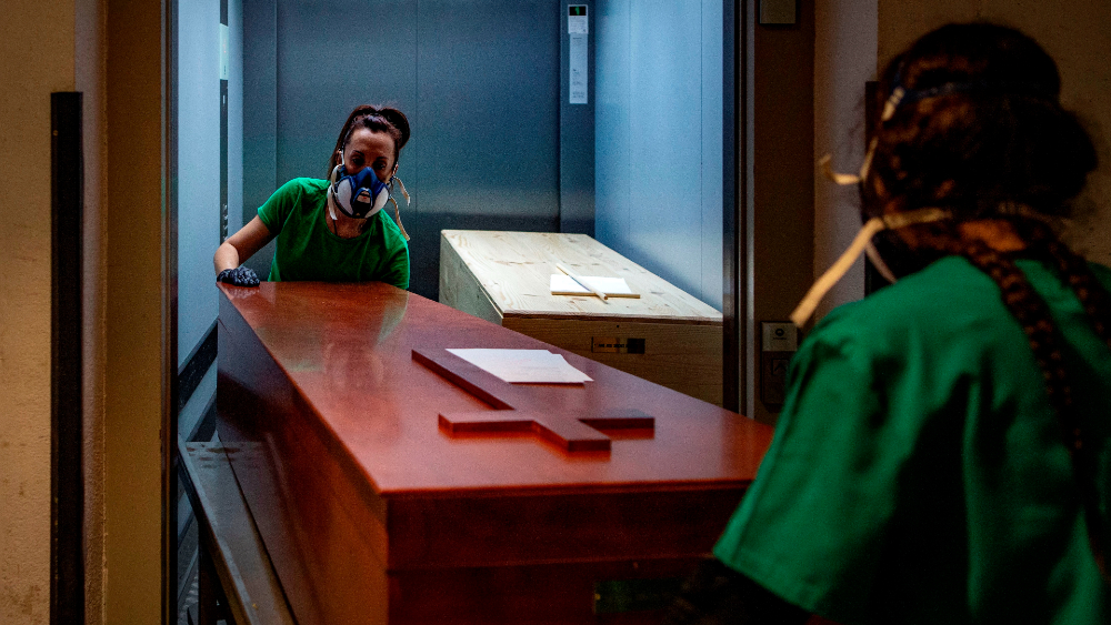 España notifica 724 muertos por COVID-19 en una jornada, la mayor cifra de la tercera ola