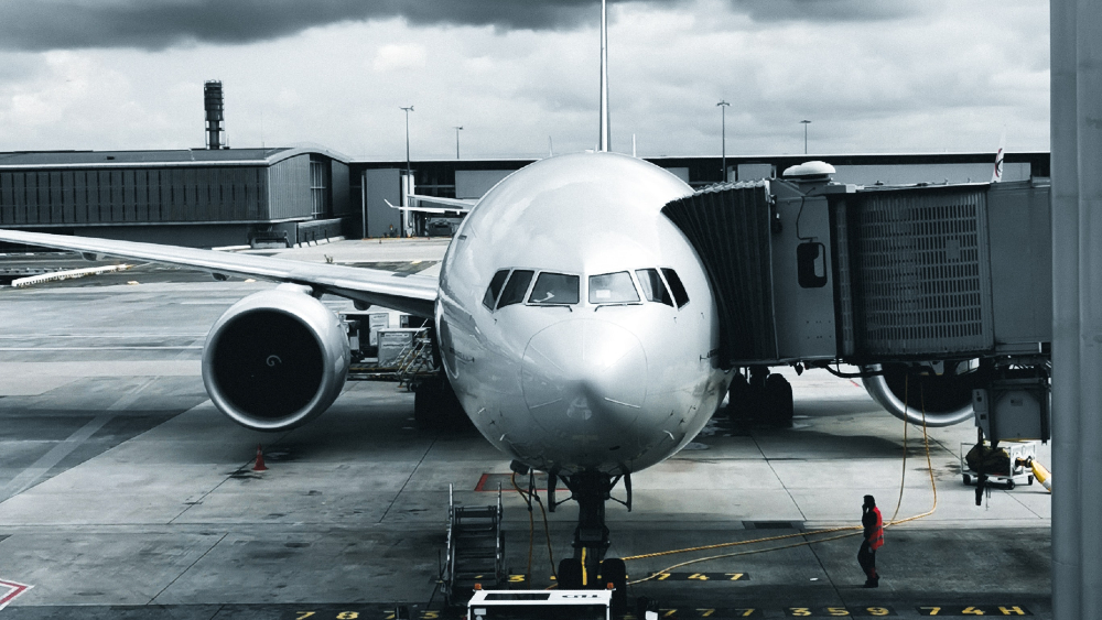 Un Boeing 777 aterriza de emergencia en Rusia por problemas con un motor