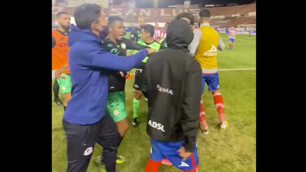 Revelan nuevos audios con insultos al futbolista Félix Torres en el San Luis vs. Santos