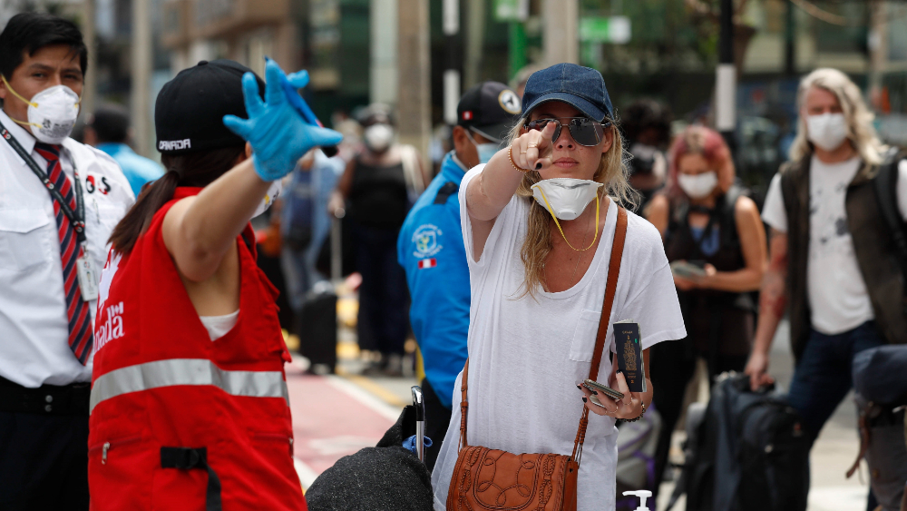 Canadá endurece cierres por COVID-19 y anuncia multas para quien no presente prueba PCR negativa