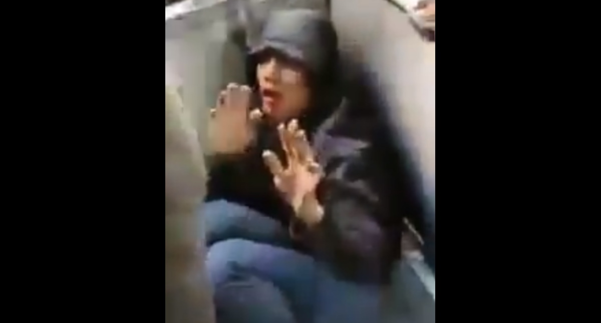 #Video Pasajeros de Mexibús retienen y golpean a presunto carterista