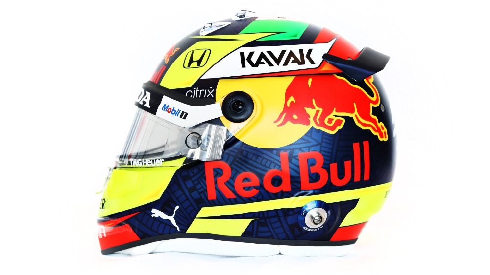 Presenta ‘Checo’ Pérez su nuevo casco para la temporada 2021 de F1
