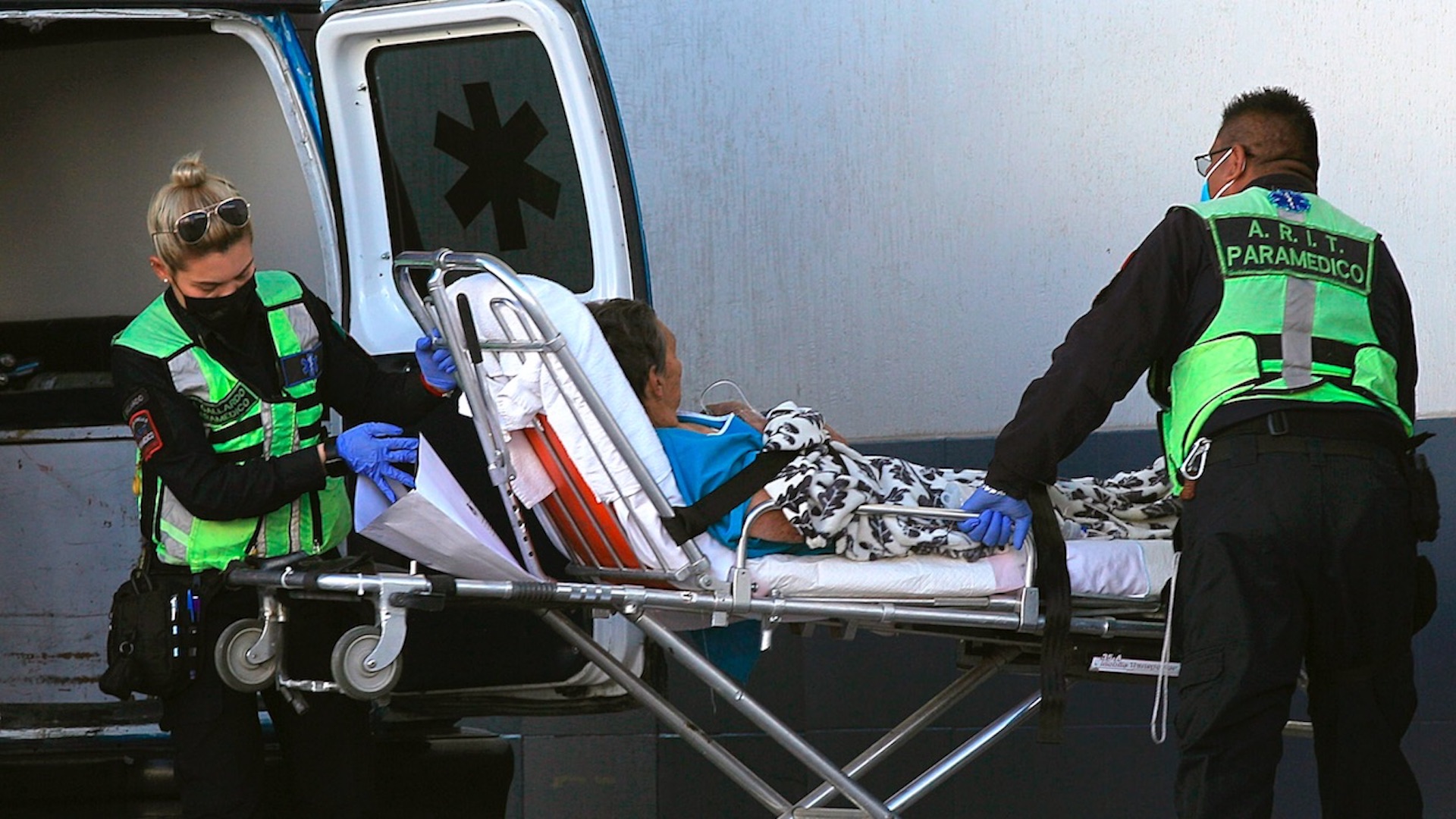 México registró en las últimas 24 horas 8 mil 642 casos nuevos y mil 6 muertes por COVID-19