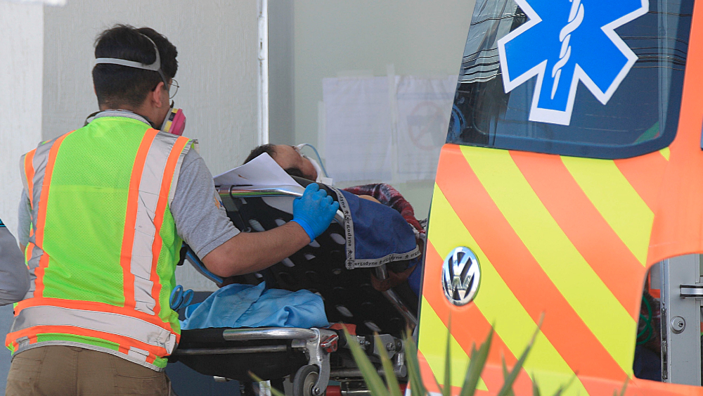 Casos globales por COVID-19 bajan un 17 % en una semana y las muertes un 10 %