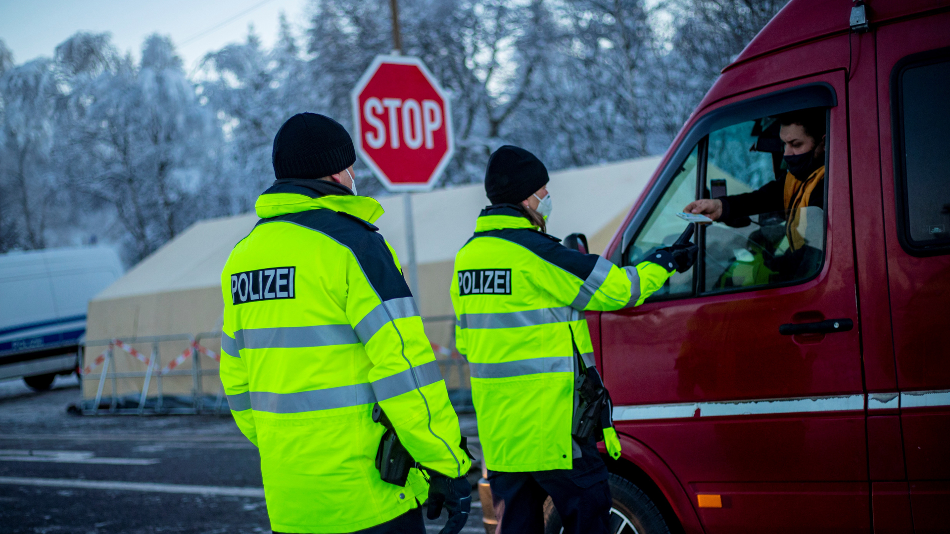 Restringe Alemania sus fronteras para evitar variantes de COVID-19