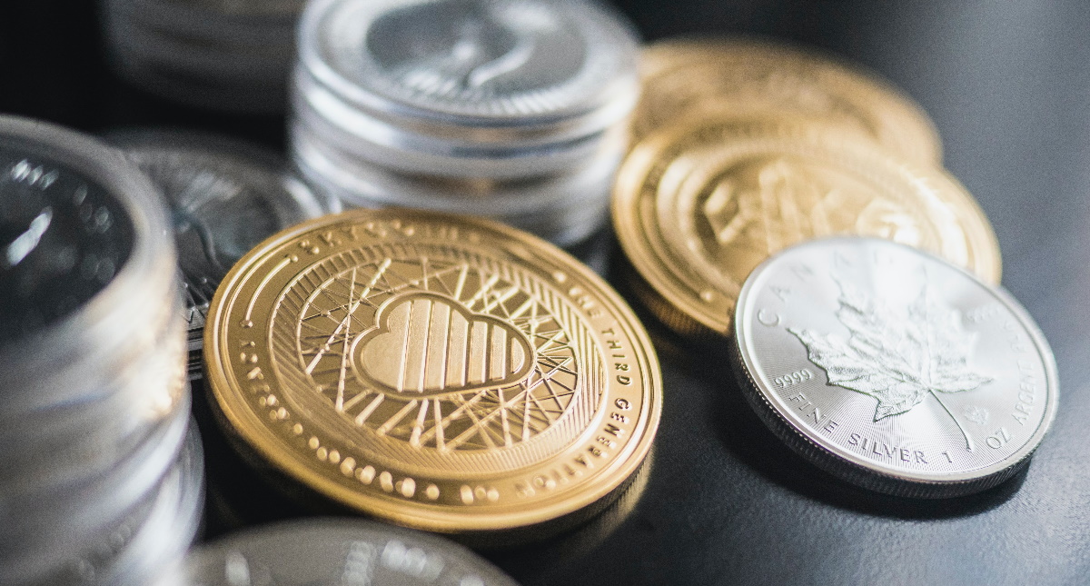 Criptomoneda ether alcanza nuevo máximo histórico mientras baja el bitcoin