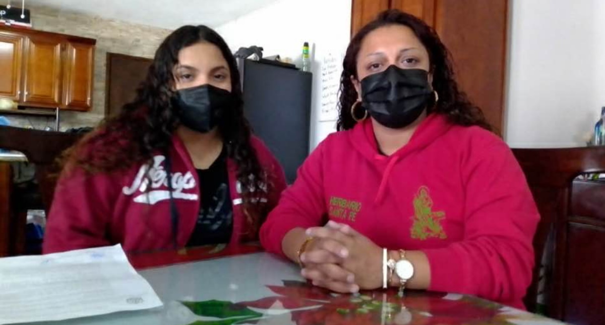 Procesan a directora de primaria en Coahuila por discriminar a alumna zurda